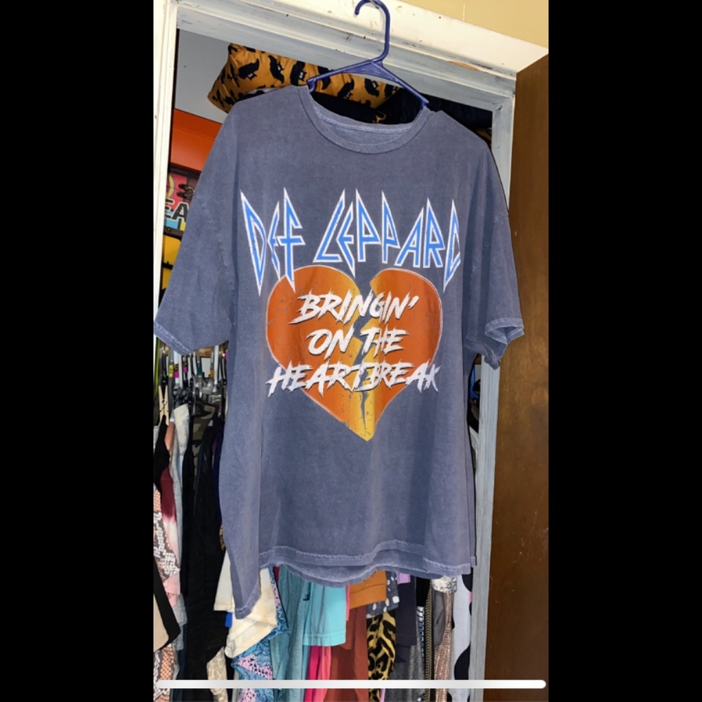 Graphic tee